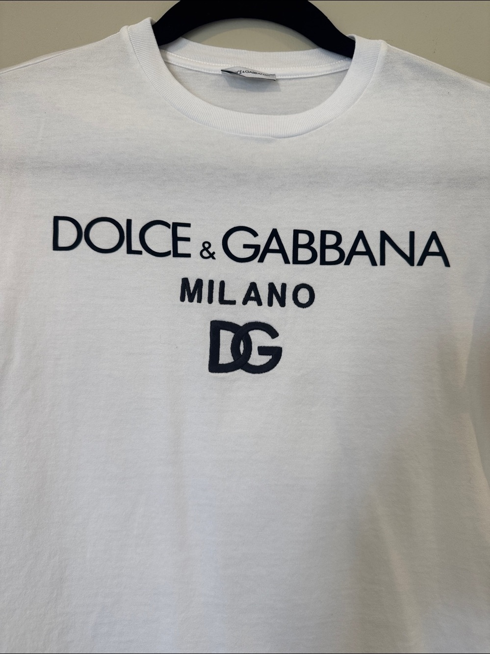 Boys Dolce & Gabbana White T-Shirt with Black Milano DG Logo - Picture 2 of 7